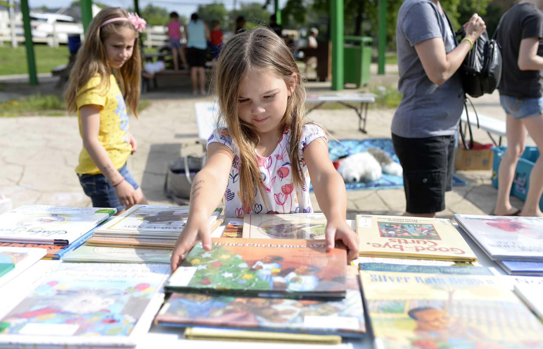 A_BooksontheBus_Eva_Walker_Park_01.JPG